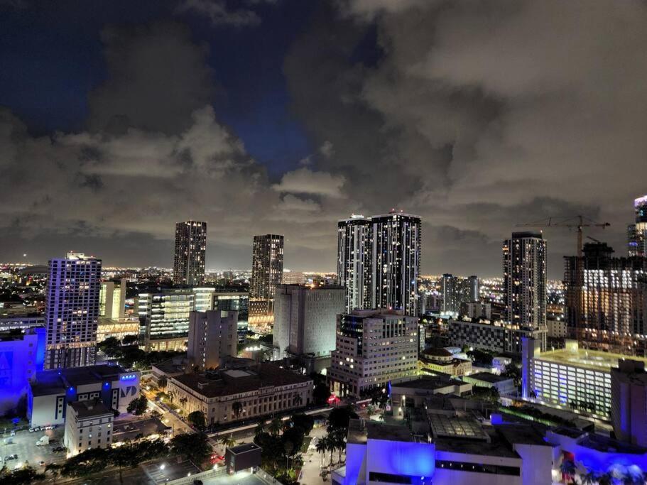 Amazing Condo In Downtown Miami/Brickell W/Parking Bagian luar foto